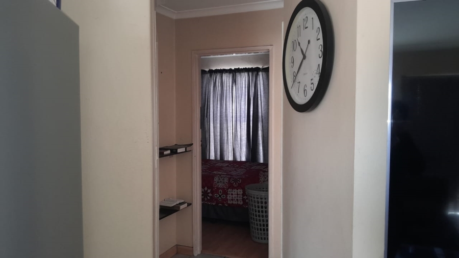 To Let 2 Bedroom Property for Rent in Thornton Western Cape